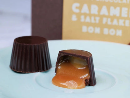 Soft Caramel & Salt Flakes in Dark Chocolate　ソルト・キャラメル・ボンボン カカオ工房トリビュート