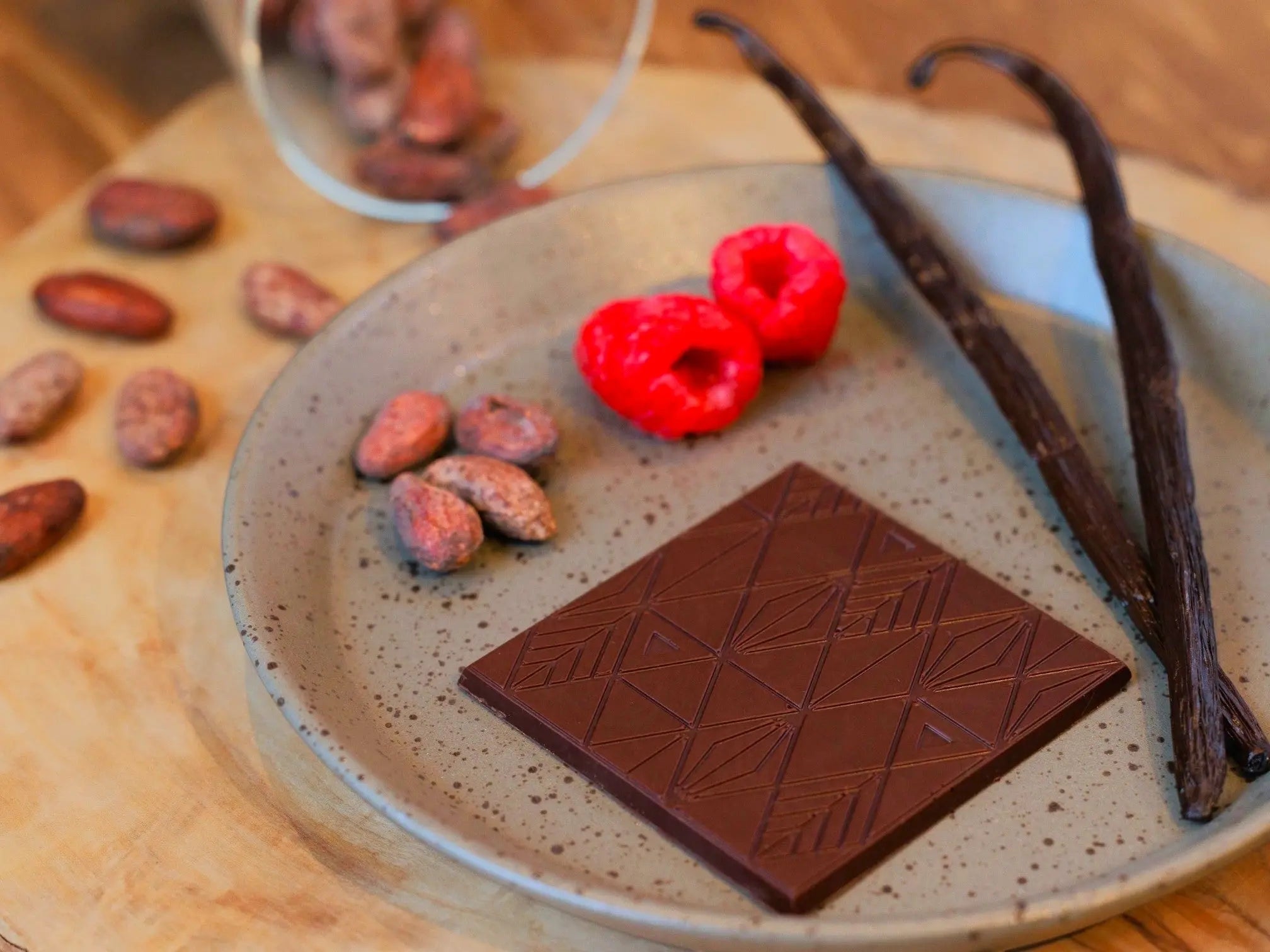 入手困難ラディコン4本セットバラ売り値下げご遠慮下さい♪ バニラ・ラズベリー VANILLA RASPBERRY DARK CHOCOLATE BAR