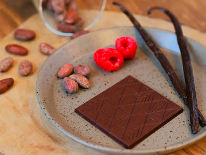 CACAOKOBO TRIBUTE カカオ工房トリビュート dark chocolate bar with raspberry and vanilla beans, 70% cocoa